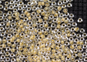 Бисер Япония DEMI 11/0 10г 0983 хрусталь/заварной крем, окрашенный изнутри